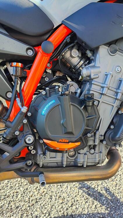 KTM 890 Duke R (2020) (4)