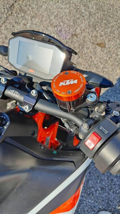 KTM 890 Duke R (2020) (5)