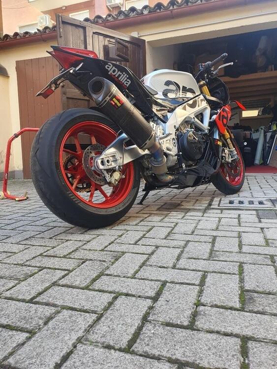 Aprilia Tuono 1100 V4 Factory (2019 - 20) (2)