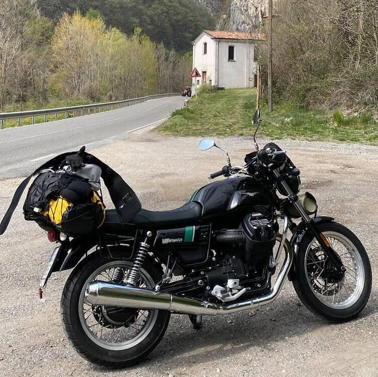 Moto Guzzi V7 III Special (2017 - 20) (3)