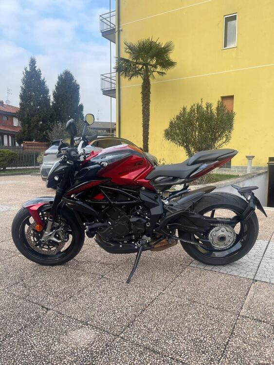 MV Agusta Brutale 800 RR (2021 - 25) (2)