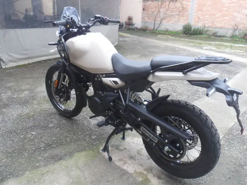 Royal Enfield Himalayan 450 (2024 - 26) (4)