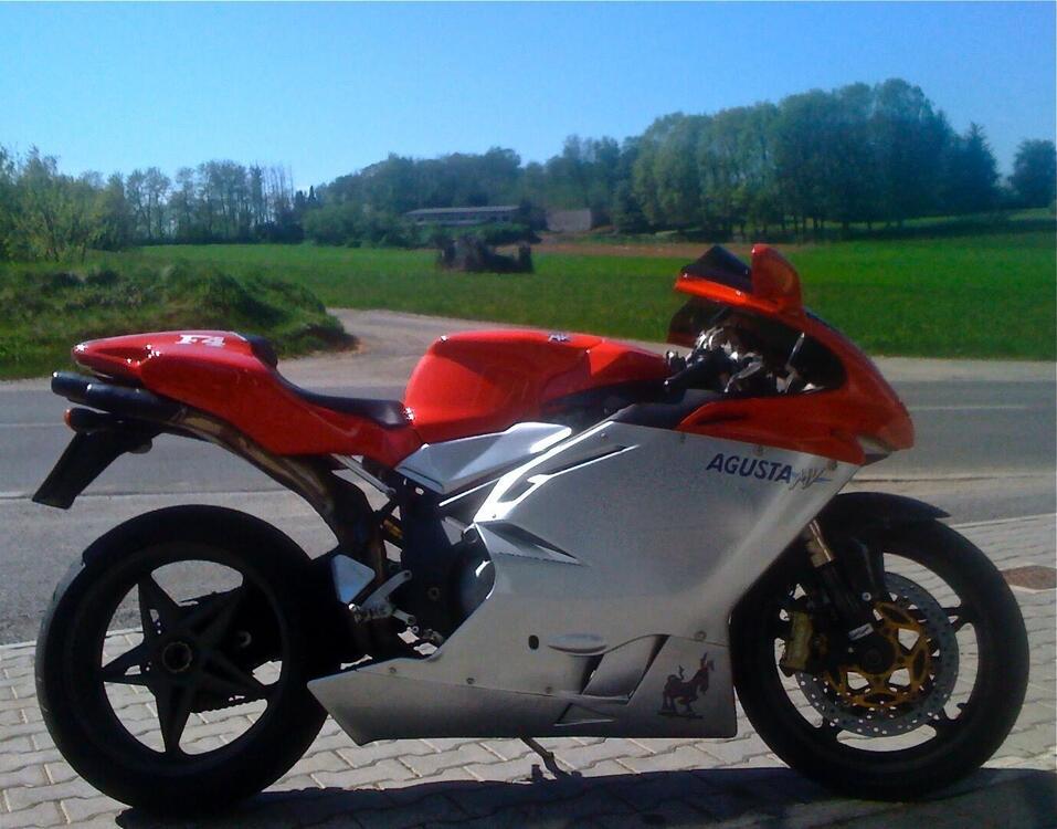 MV Agusta F4 750 S (2000 - 02) (2)