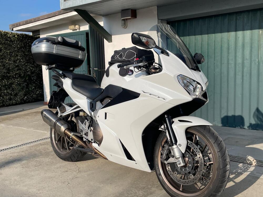 Honda VFR 800 F (2014 - 16)