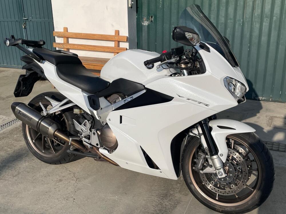 Honda VFR 800 F (2014 - 16) (4)