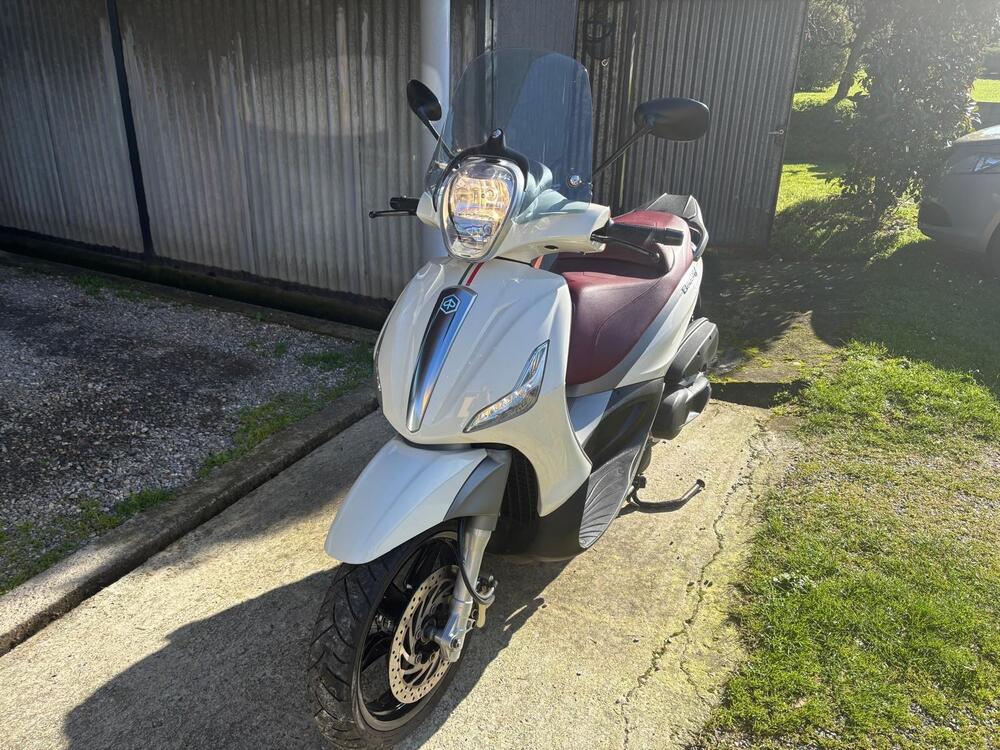 Piaggio Beverly 350 SportTouring ie (2011 - 15) (2)