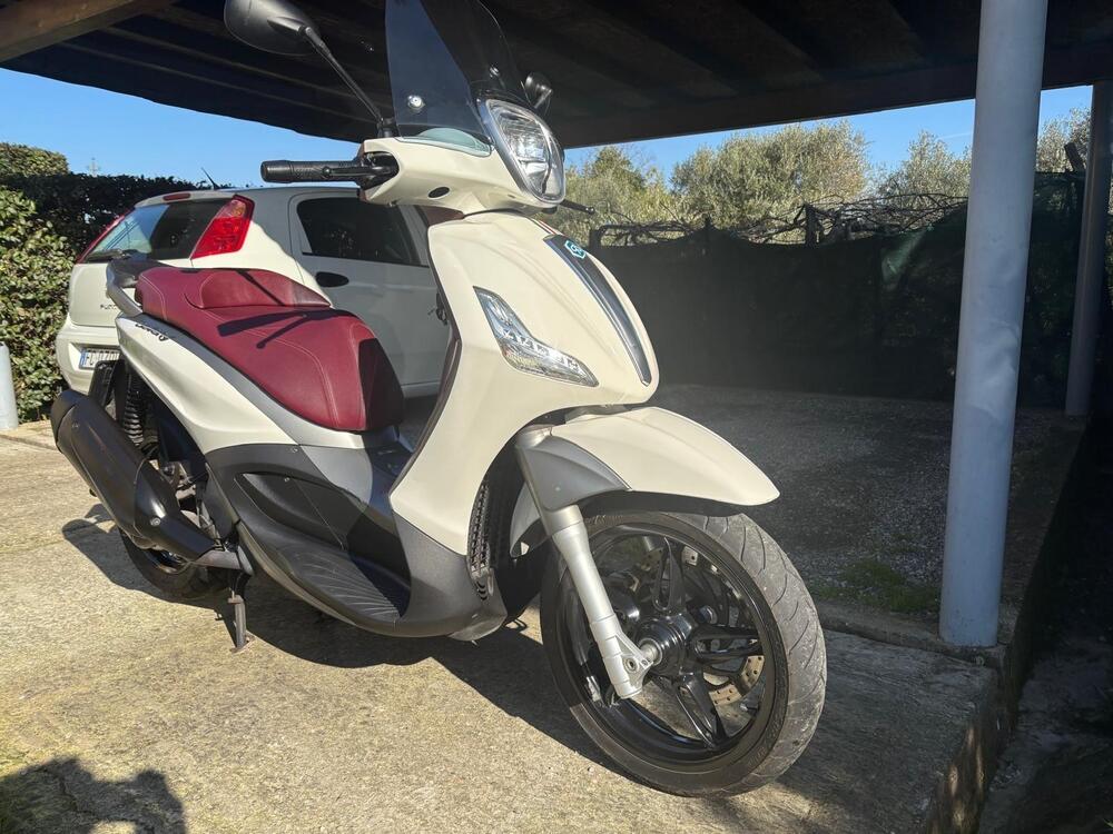 Piaggio Beverly 350 SportTouring ie (2011 - 15) (4)