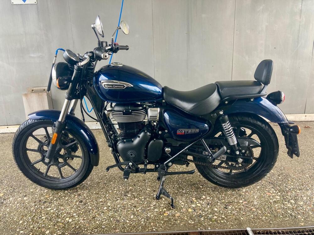 Royal Enfield Meteor 350 Stellar (2021 - 25) (5)