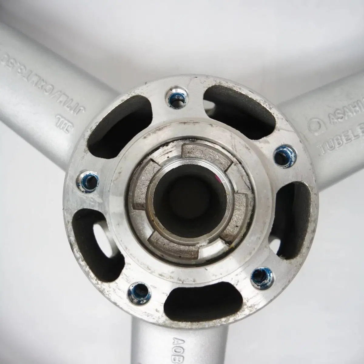 Cerchio SV650 anteriore Suzuki Cerchio (3)