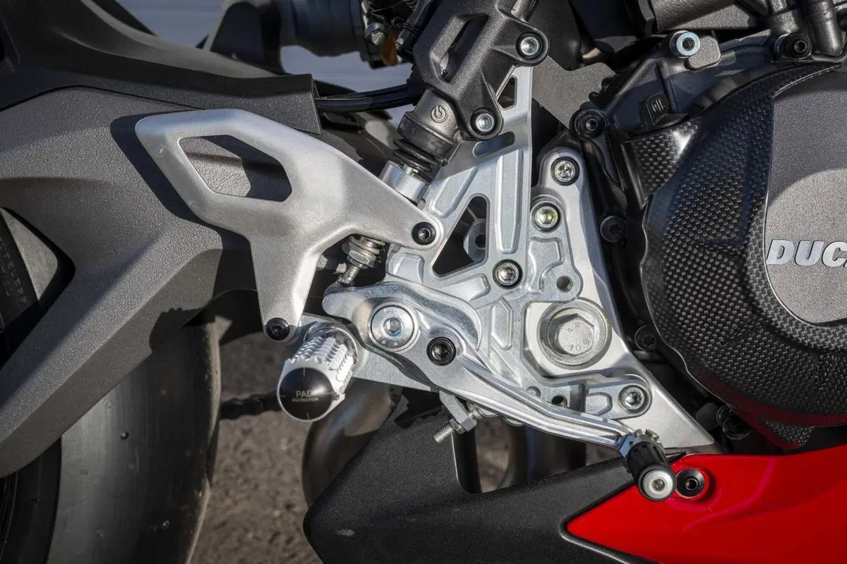 Ducati Panigale V2S: meno peso ... meno impegno (2)