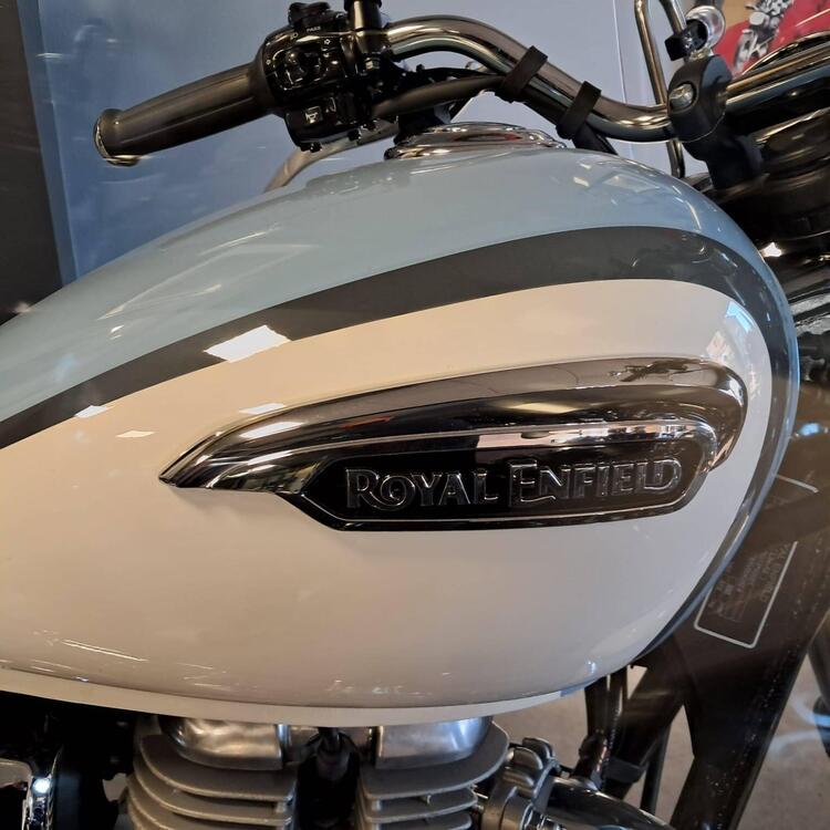 Royal Enfield Meteor 350 Aurora (2024 - 25) (2)