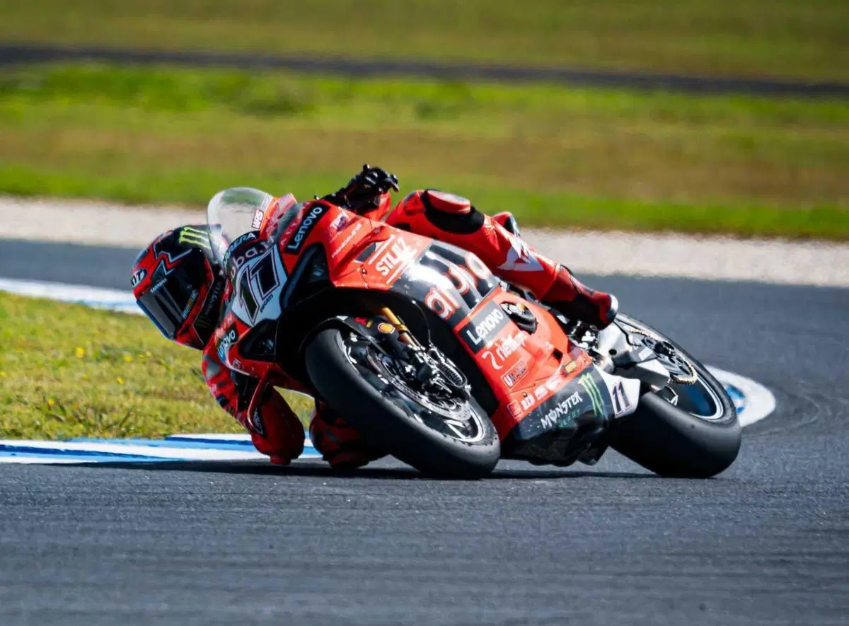 SBK 2025. Nicolò Bulega è il più veloce nei test di Phillip Island