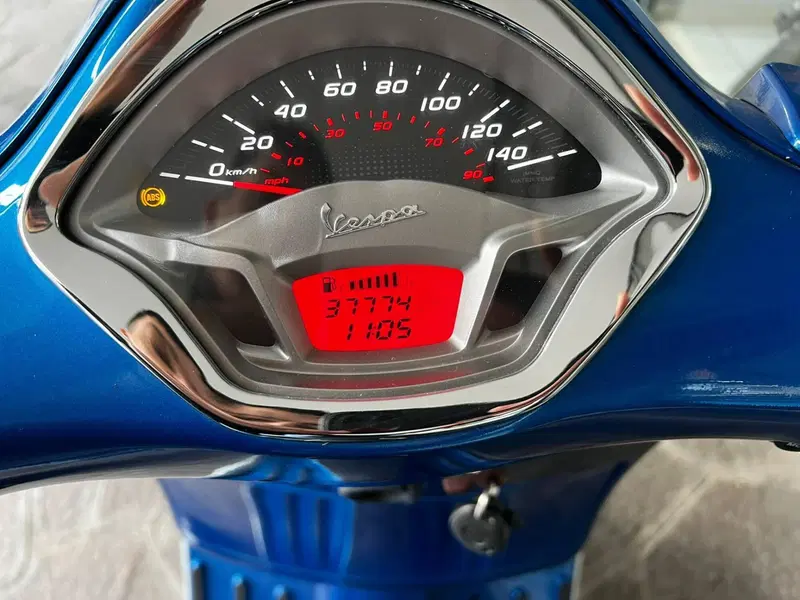 Vespa GTS 300 Super (2008 - 16) (4)