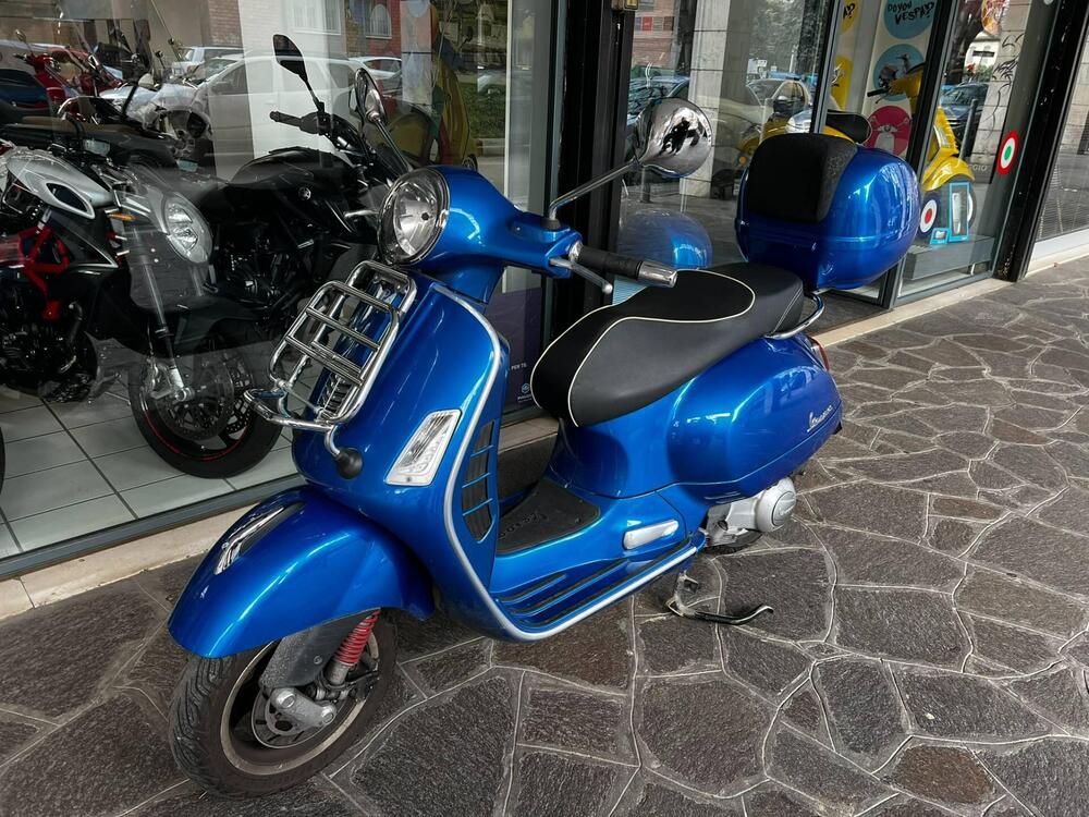 Vespa GTS 300 Super (2008 - 16) (2)