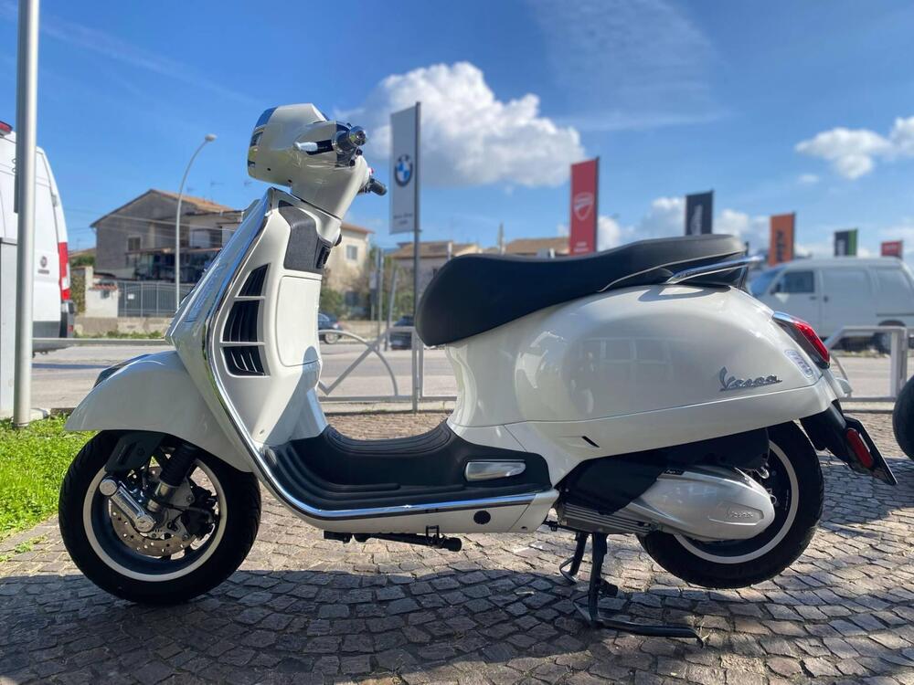 Vespa GTS 300 Super (2023 - 24) (2)