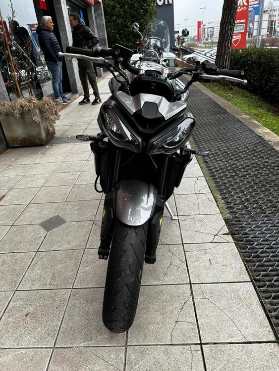 Triumph Street Triple R (2020 - 22) (3)