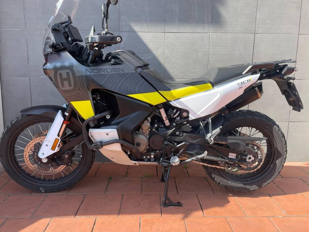 Husqvarna Norden 901 (2022 - 25)