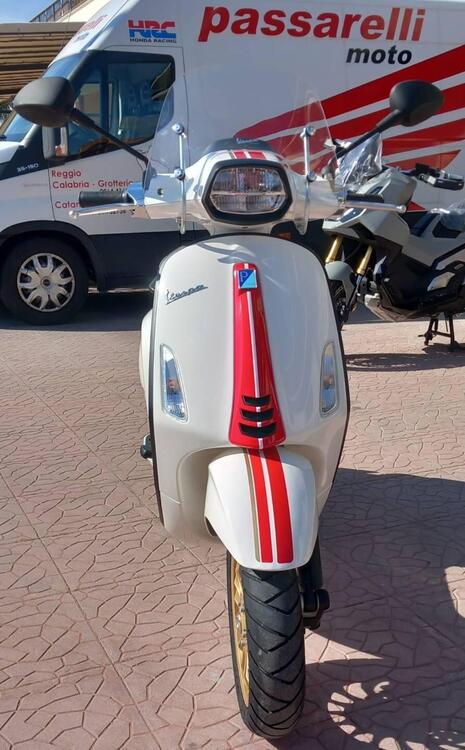 Vespa Sprint 50 Racing Sixties (2021 - 22) (2)