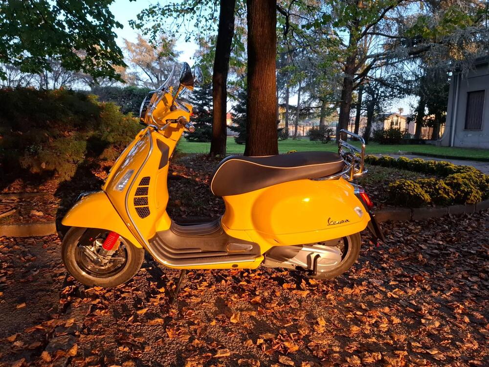 Vespa GTS 300 Super Hpe (2021 - 22) (2)