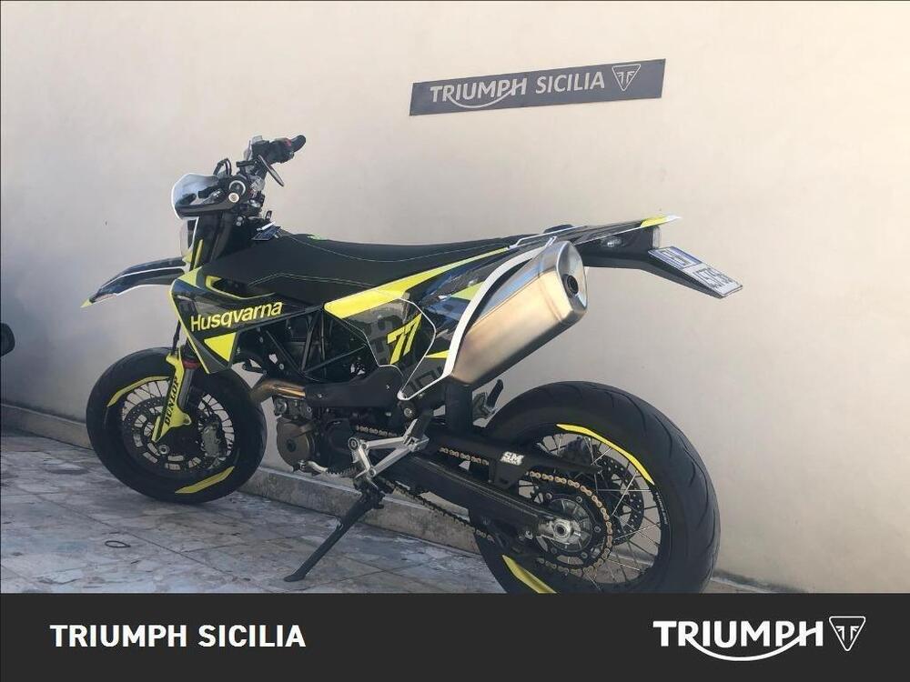 Husqvarna 701 Supermoto (2021) (5)