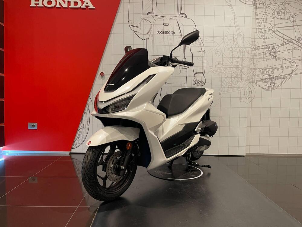 Honda PCX 125 (2025) (4)