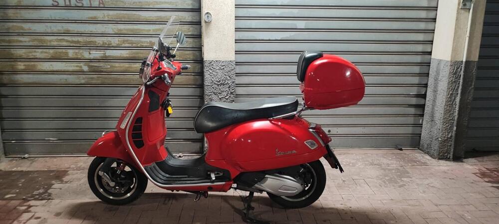 Vespa GTS 300 Hpe (2019) (2)