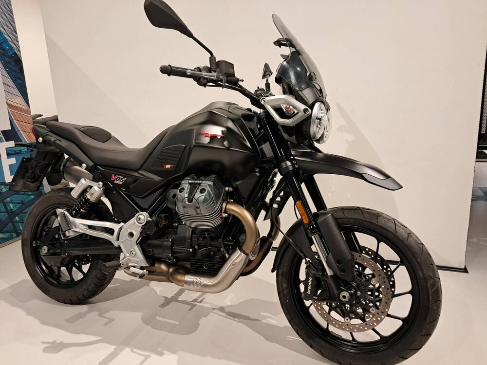 Moto Guzzi V85 Strada (2024 - 25) (2)