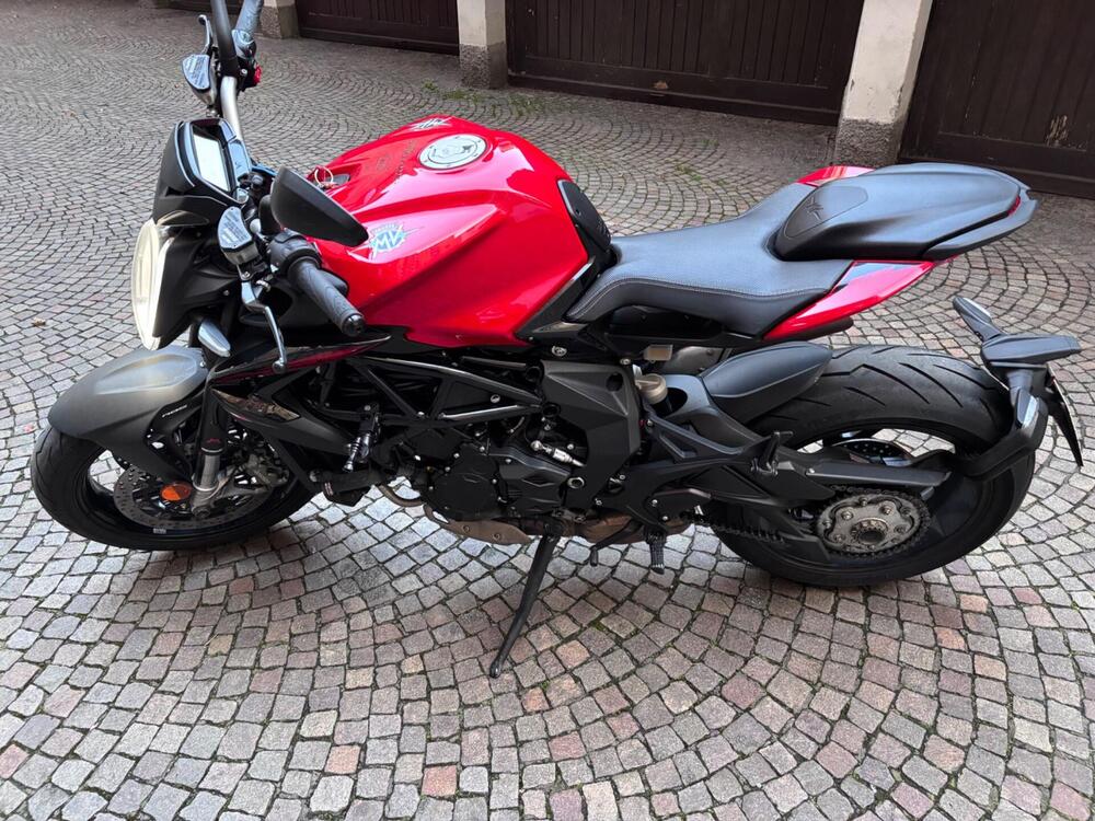 MV Agusta Brutale 800 Rosso (2021 - 23) (2)