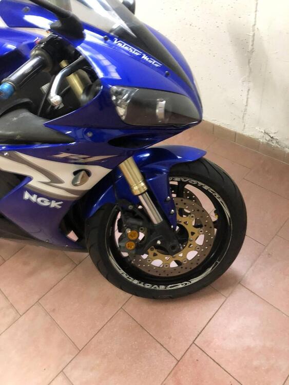 Yamaha YZF R1 (2004 - 05) (4)