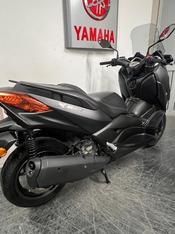 Yamaha X-Max 300 (2021 - 24) (4)