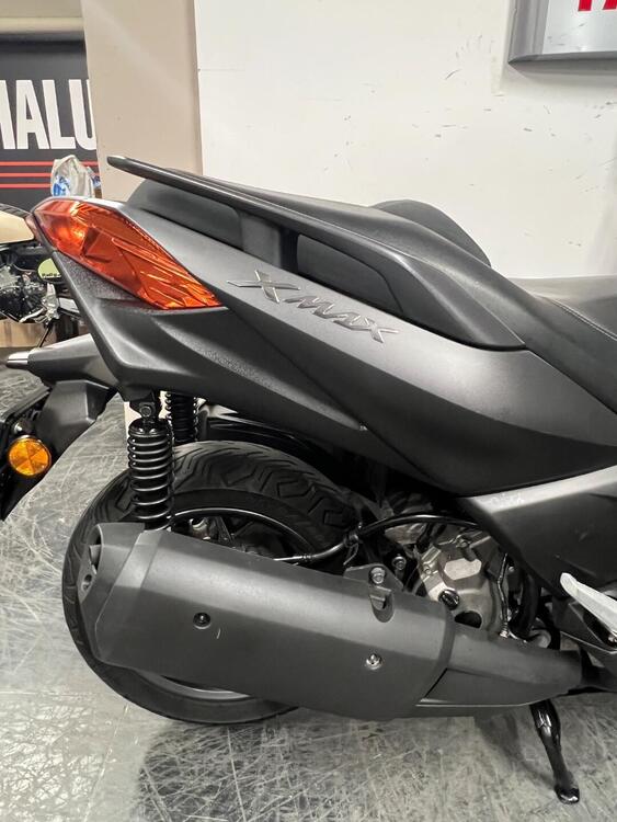 Yamaha X-Max 300 (2021 - 24) (5)