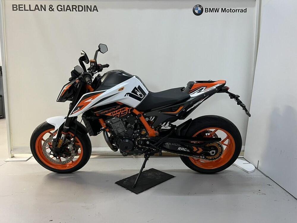 KTM 890 Duke R (2021)