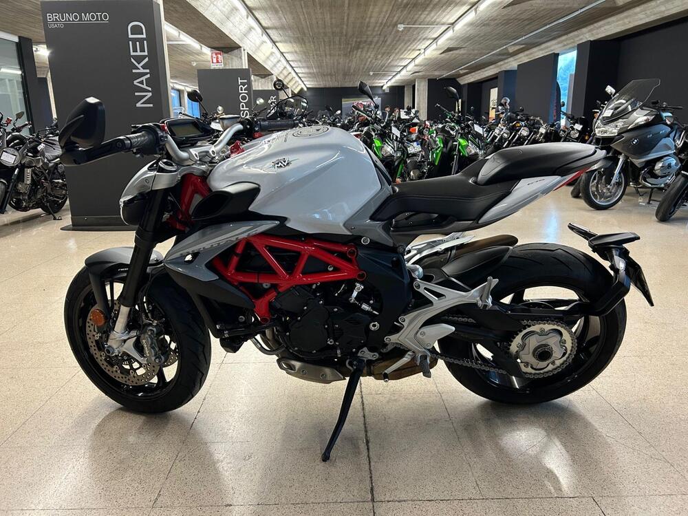 MV Agusta Brutale 675 (2011 - 15) (2)