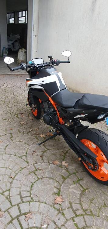 KTM 890 Duke R (2021) (3)