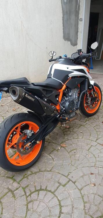 KTM 890 Duke R (2021) (4)