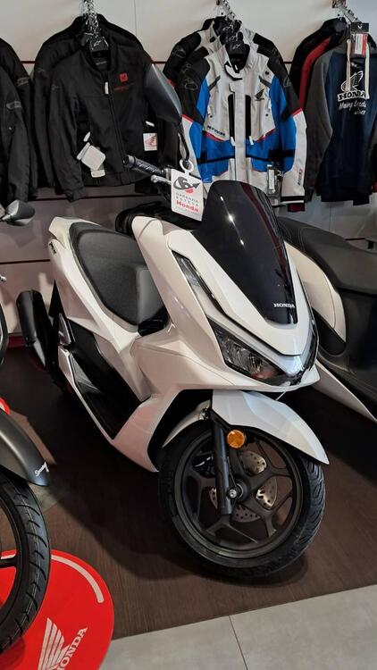 Honda PCX 125 (2025) (4)