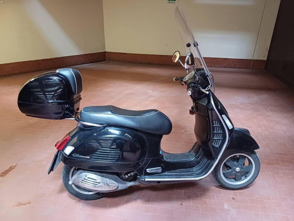 Vespa GTS 300 Super (2008 - 16) (2)