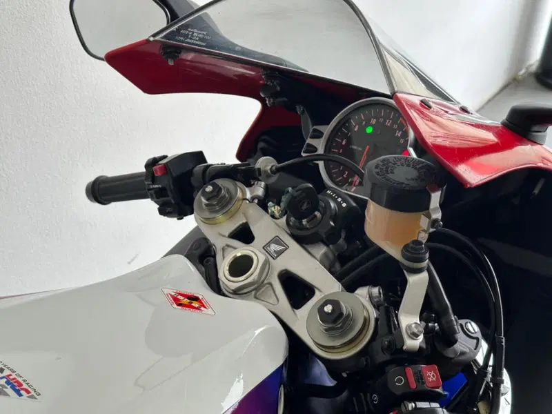 Honda CBR 1000 RR Fireblade (2008 - 11) (8)