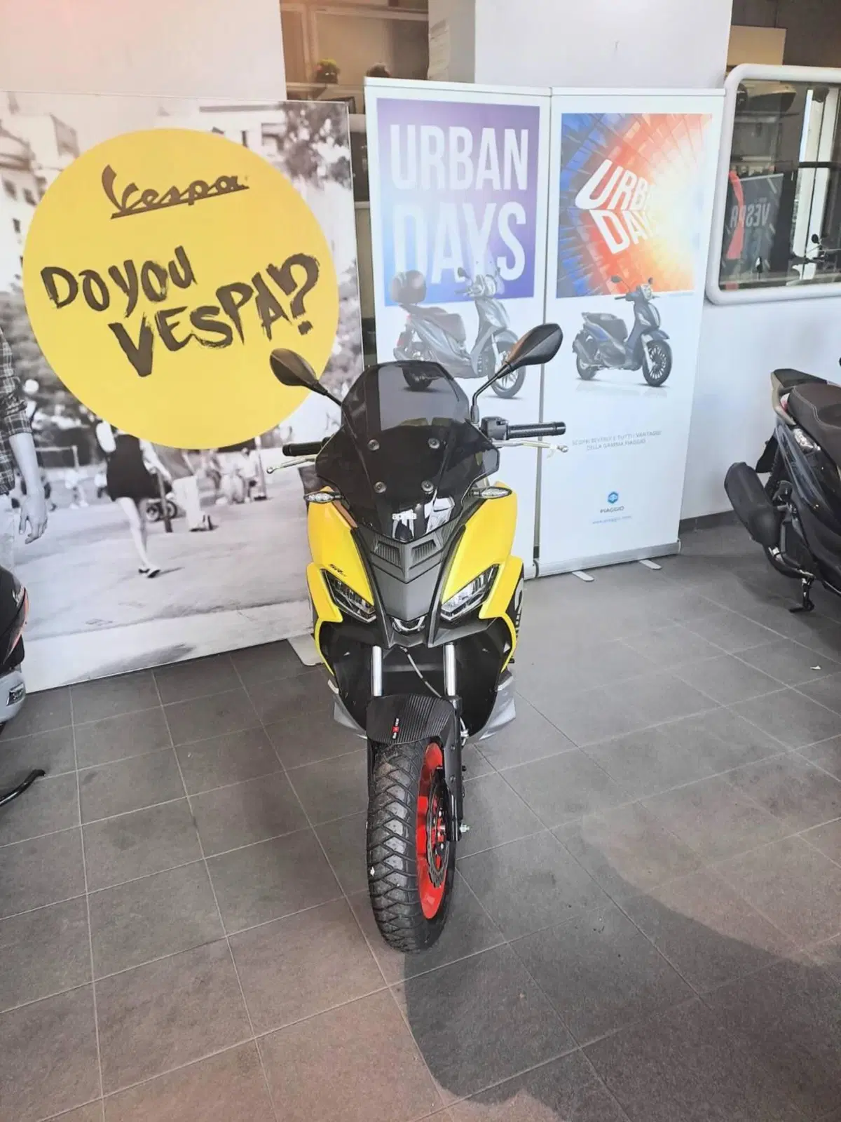 Aprilia SR GT 125 (2022 - 24) (3)