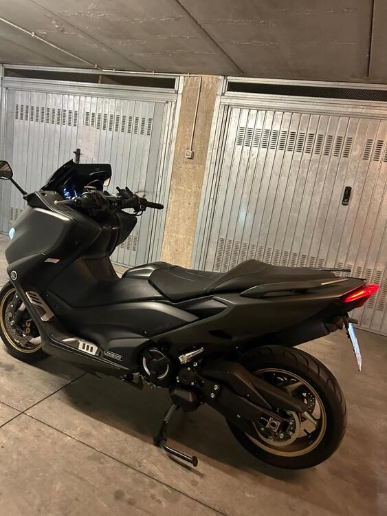 Yamaha T-Max 560 Tech Max (2020) (2)