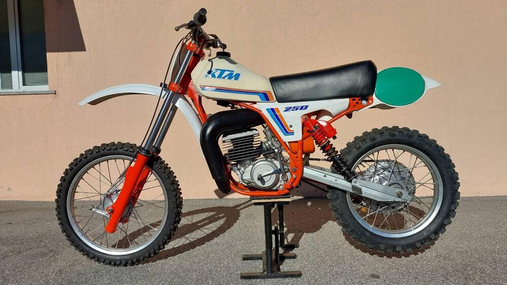 KTM CROSS