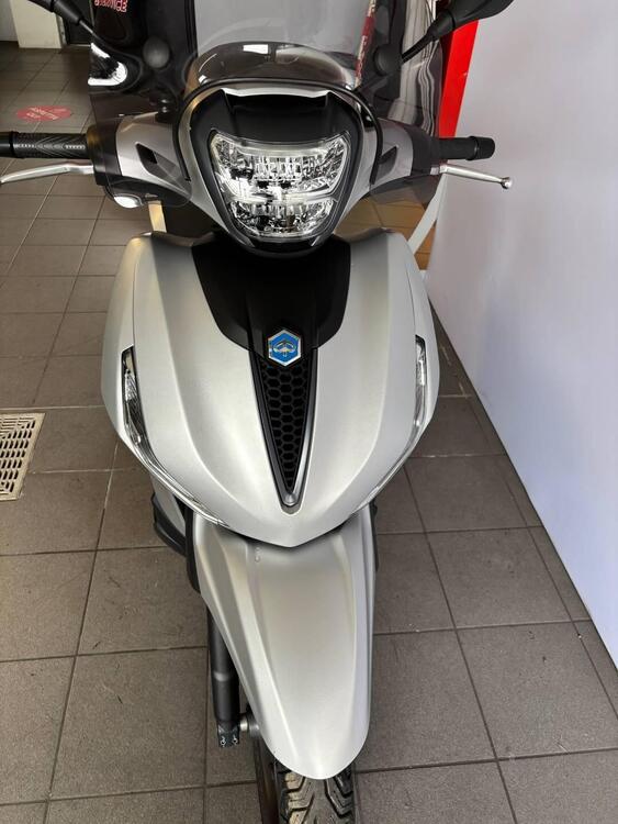 Piaggio Beverly 300 Hpe (2021) (3)