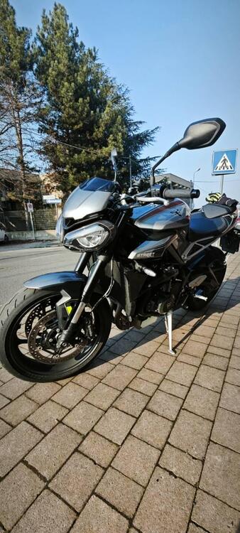 Triumph Street Triple 765 R (2023 - 25)