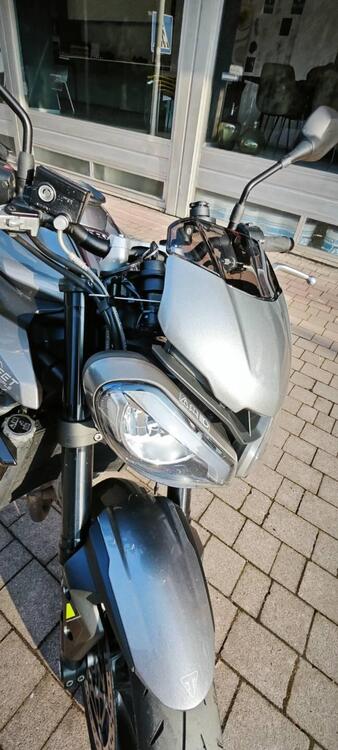 Triumph Street Triple 765 R (2023 - 25) (2)