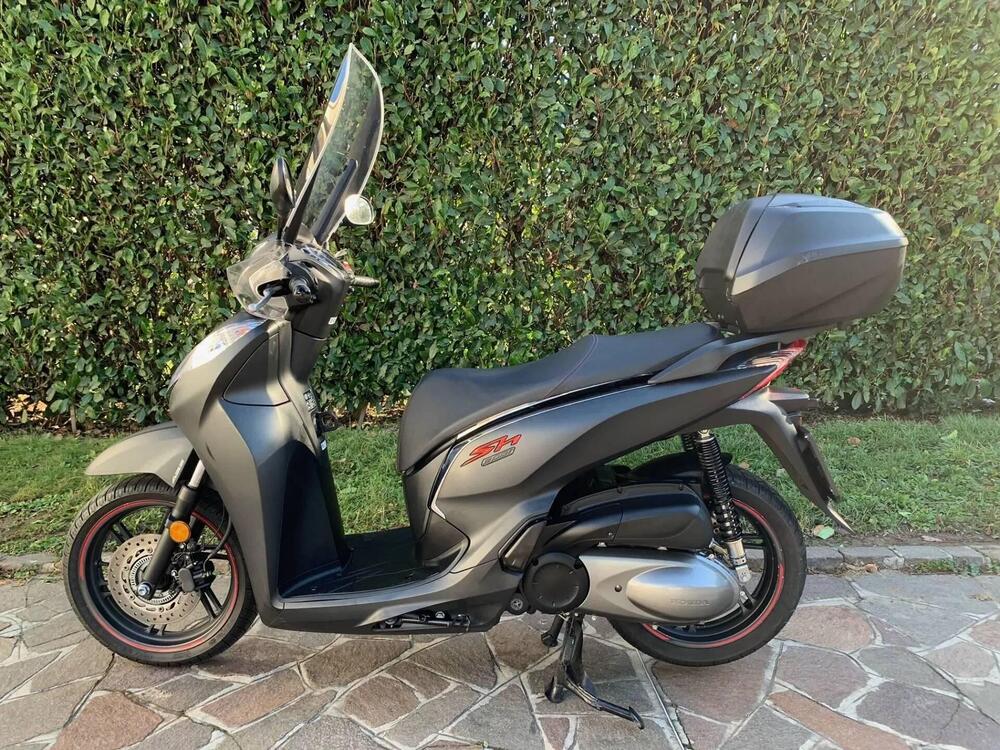 Honda SH 300 i Sport ABS (2018 - 20) (2)