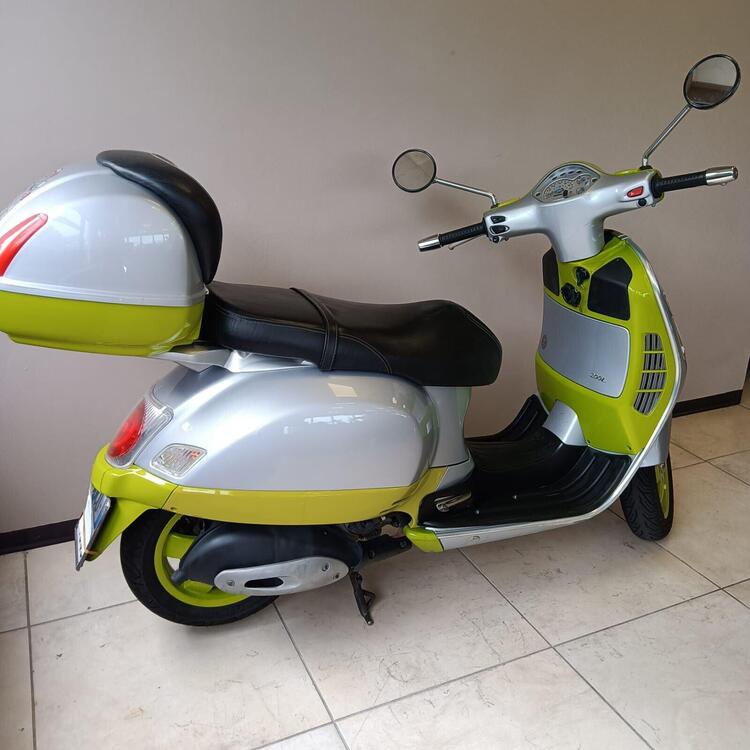 Vespa Granturismo 200 L (4)