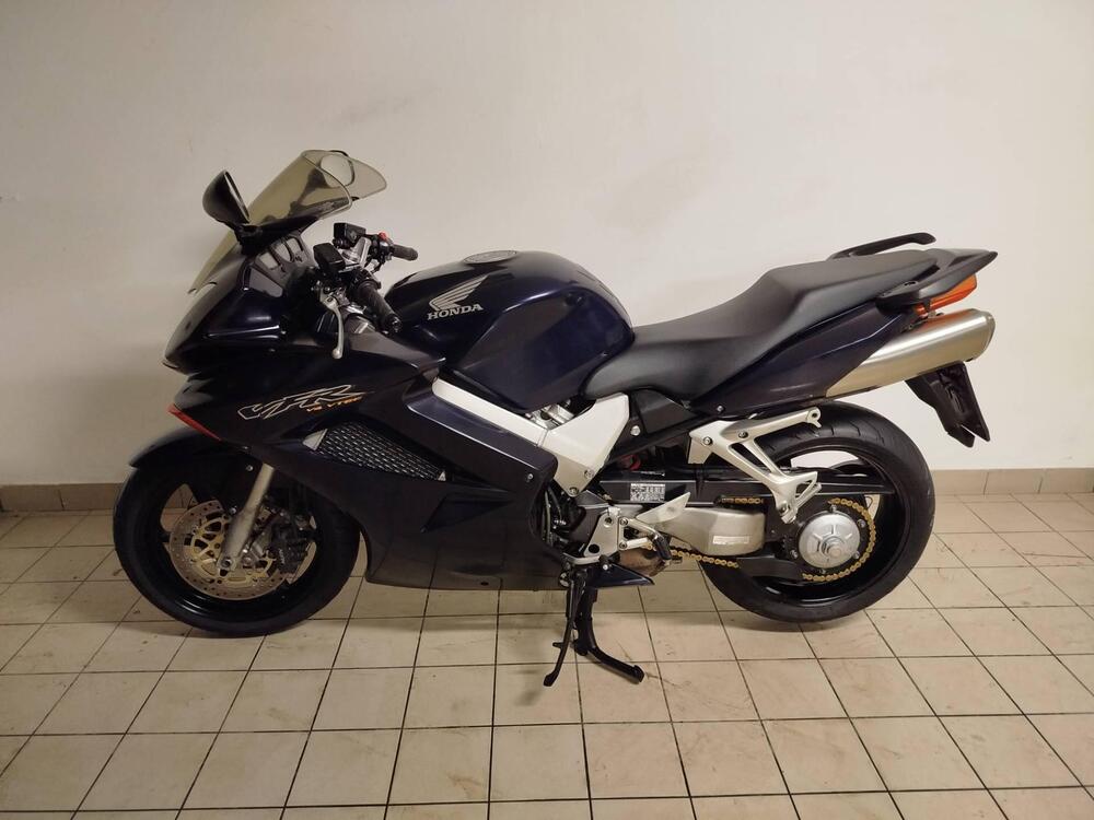 Honda Vfr800vtec (2)