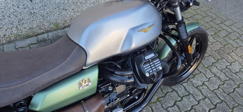 Moto Guzzi V7 Stone Centenario (2021 - 22) (5)