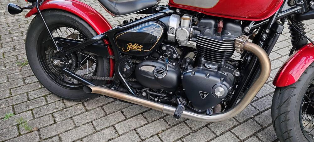 Triumph Bonneville Bobber 1200 Gold Line Edition (2022) (3)