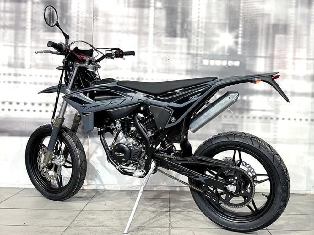 Betamotor RR 50 Motard (2021 - 25) (2)